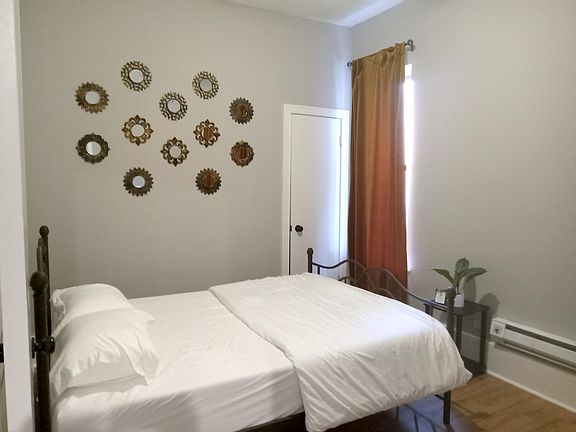 3rd image of 6626 S Kenwood Ave APT 3