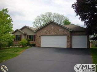 123 Rochdale Dr S, Rochester Hills, MI 48309