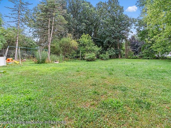 20th image of 1605 Hillcrest St