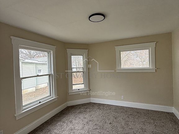 3rd image of 2213 17th St NE