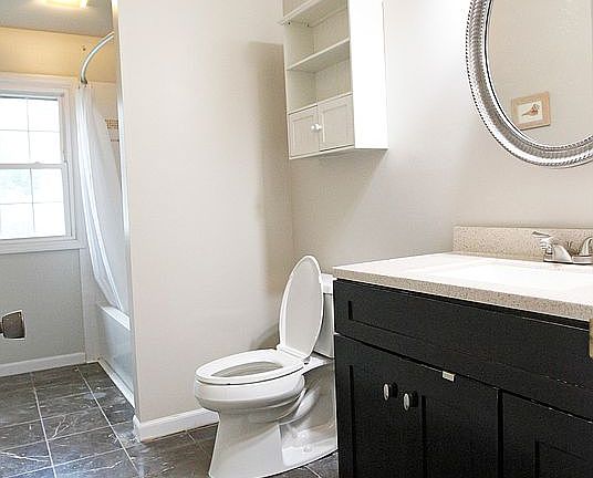 Full upstairs bathroom 