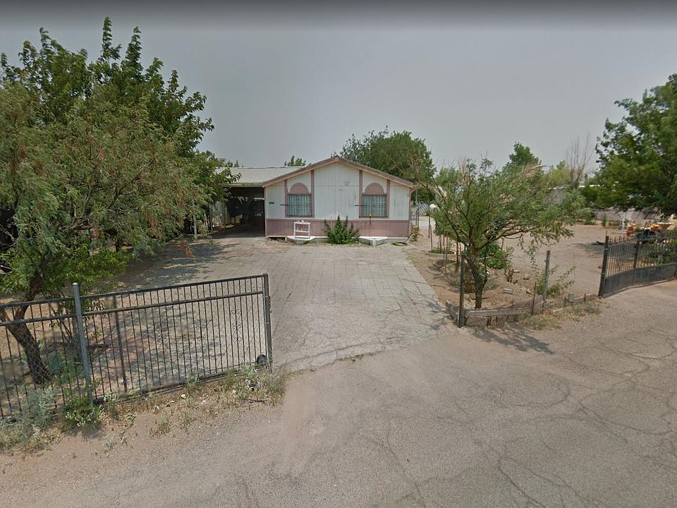2nd image of 2606 E Primrose St