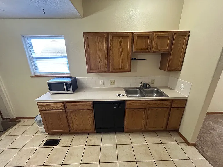 216 N Fern St — Photo 4