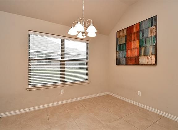 5th image of 440 Northbrook Ave