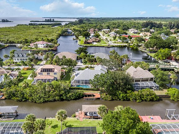 3rd image of 475 River Moorings Dr