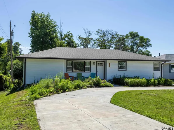 657 N 85th St, Omaha, NE 68114