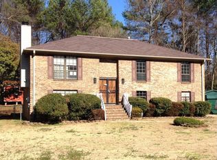 1332 Pinebrook Ln, Birmingham, AL 35235