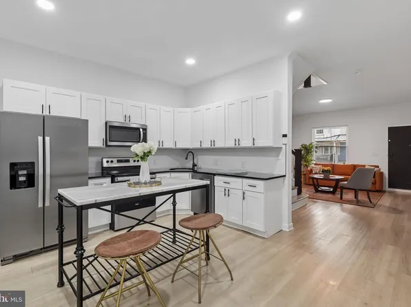 647 S 55th St, Philadelphia, PA 19143