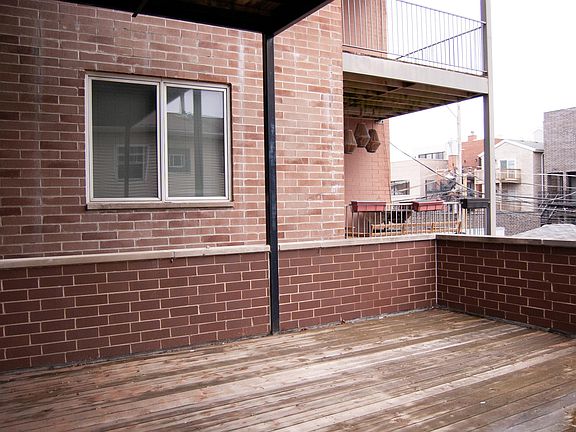 5th image of 3923 N Ashland Ave APT 2