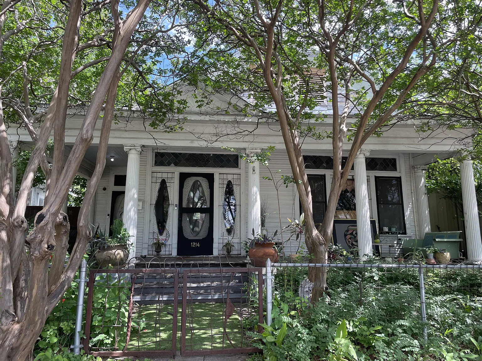 3 bed, 1396 sqft, $875 — Photo 1