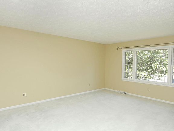 2nd image of 3431 Winthrop Dr