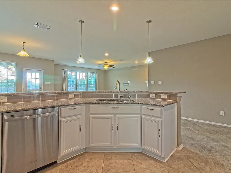 31443 Kingsway Rd — Photo 15