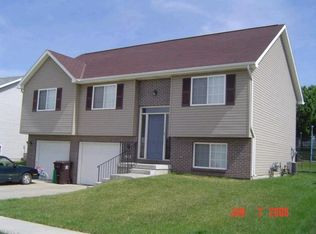 1142 NW Gary St, Lincoln, NE 68521
