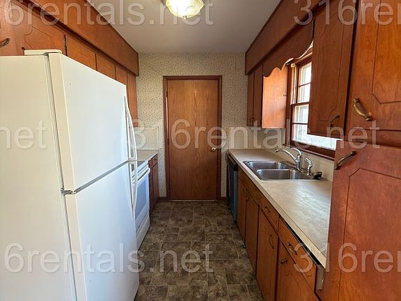 5th image of 520 Linda Ln
