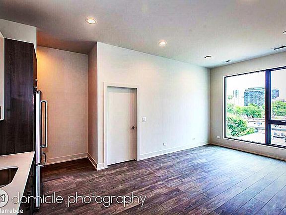 4th image of 847 N Larrabee St #824