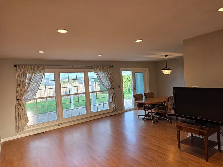 1719 W Lexington Dr — Photo 32