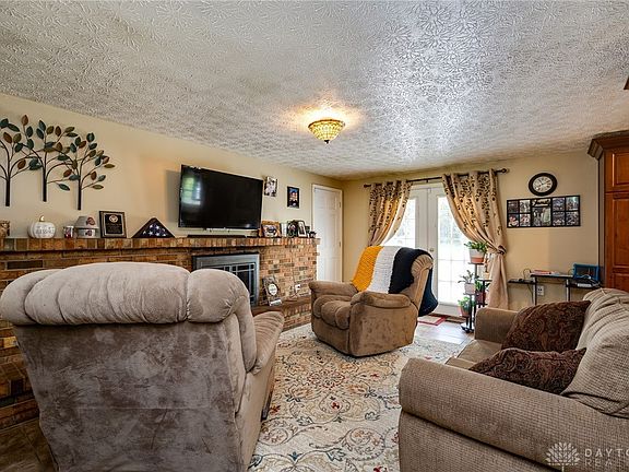 2nd image of 6324 Larcomb Dr
