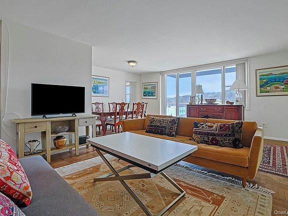 5th image of 499 N Broadway #7i