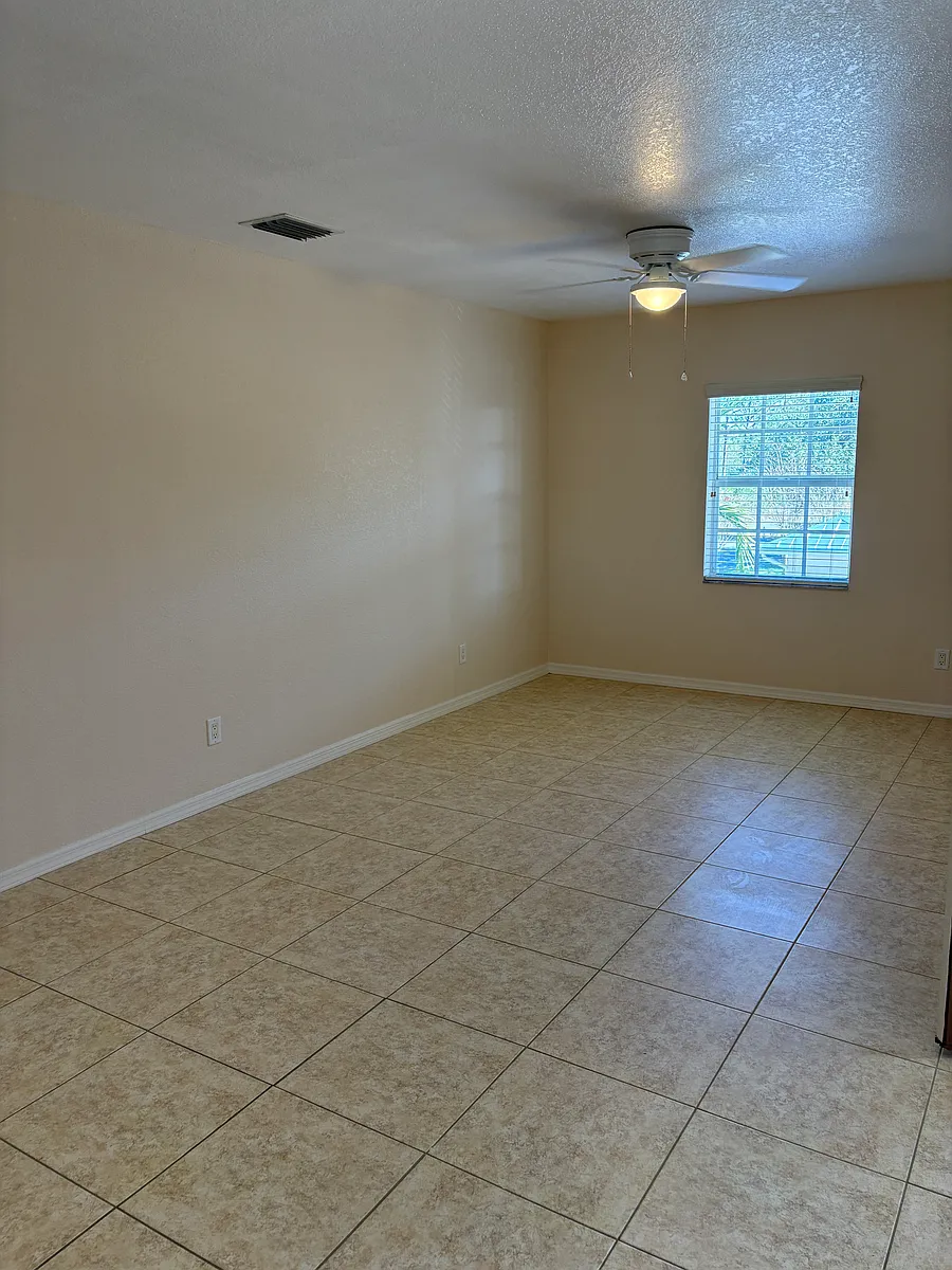 Living /Dining - 26201 Explorer Rd #6