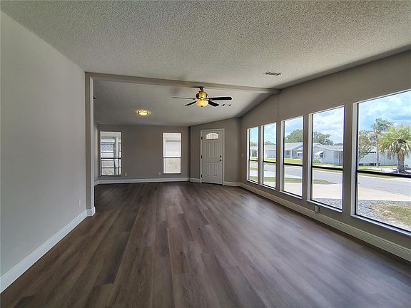 3rd image of 702 TURNBERRY LANE