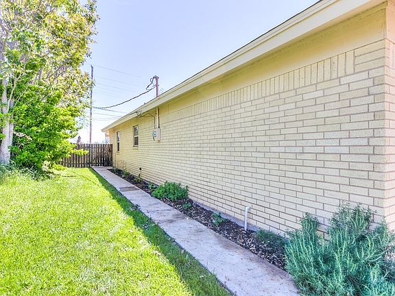 5th image of 3130 Edgewood Dr