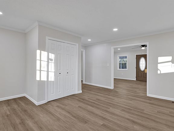 5th image of 4110 Skyline Dr