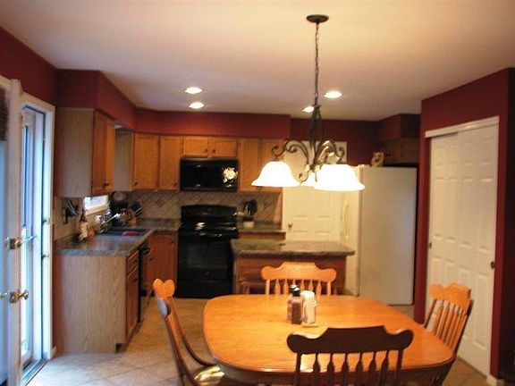 5th image of 137 Lake Park Dr