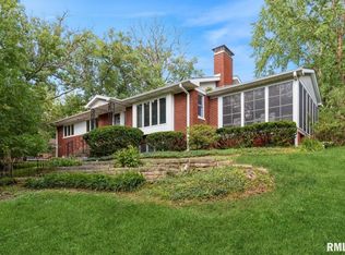 806 36th St, Moline, IL 61265