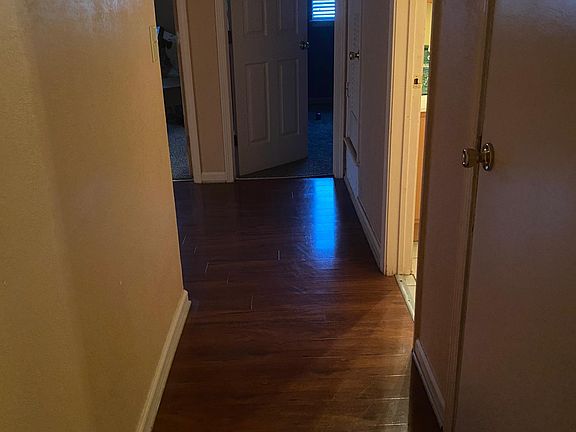 3rd image of 815 Irving St