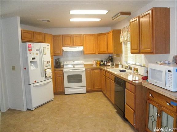 5th image of 102 Tanya Way