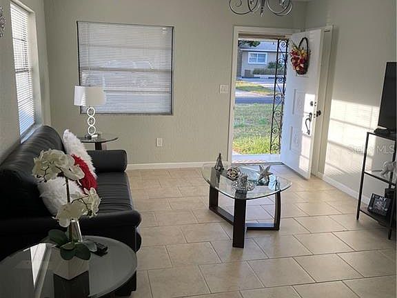 5th image of 1715 Mockingbird Ln