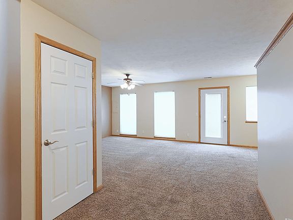 5th image of 6709 Milan Dr