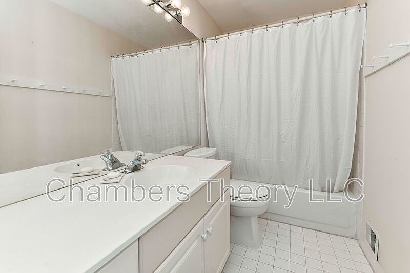 1st image of 11913 Parkside Dr