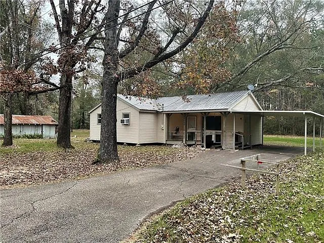 1 bed, 1.0 bath, 1350 sqft, $1,100 — Photo 1
