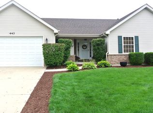 443 E Barberry Cir, Yorkville, IL 60560