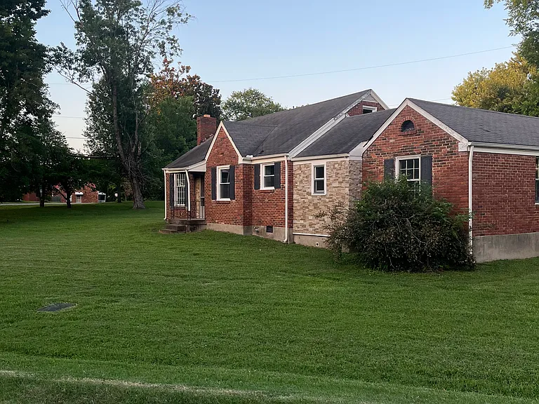 215 Dellrose Dr — Photo 1