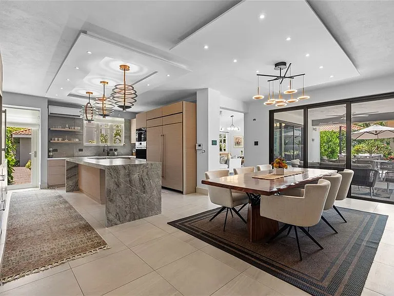 370 Dorado Bch E — Photo 25