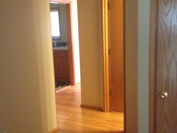 2nd image of 240 SE Shadowood Dr