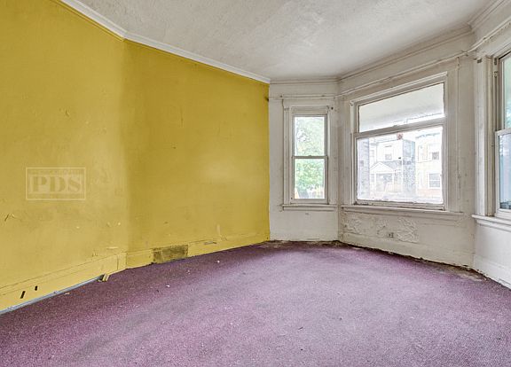 3rd image of 419 N Lawler Ave