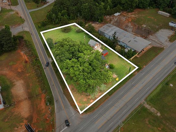 4th image of 1301 Old Airport Rd