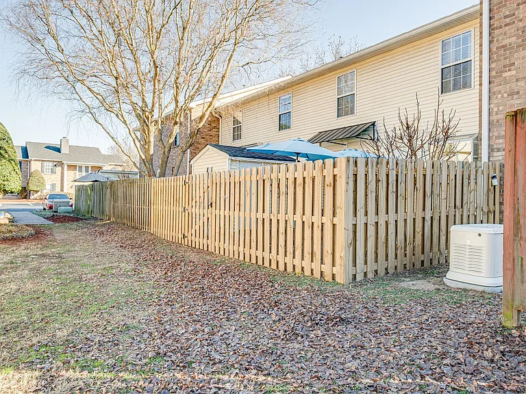 Cottage Pl — Photo 33