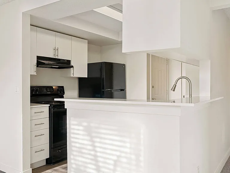 Pointe East — Photo 34