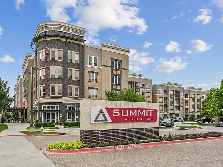Summit at Stonebriar — Photo 26