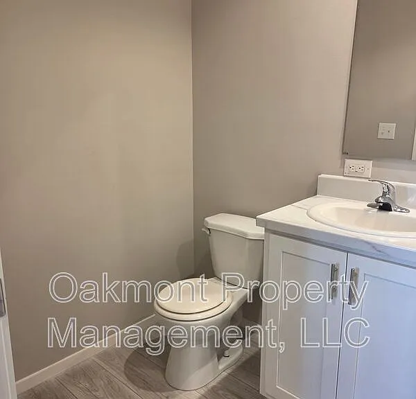 212 Rosewood Ct — Photo 5