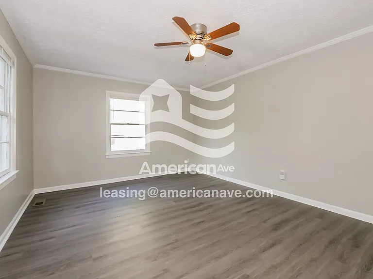 865591_002_wm_-_living_room_12936509.jpg