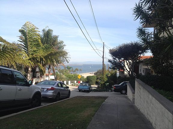 5 minutes from the beach and parks