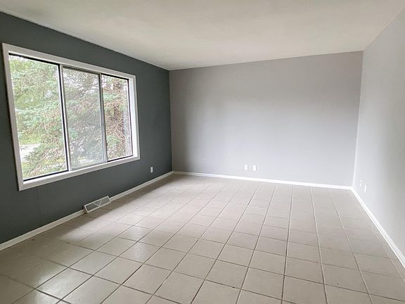 2nd image of 604 136th Ave