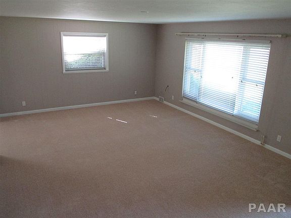 5th image of 1626 W Latham Ln