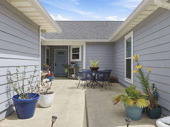 5th image of 1524 Twin Pines Cir