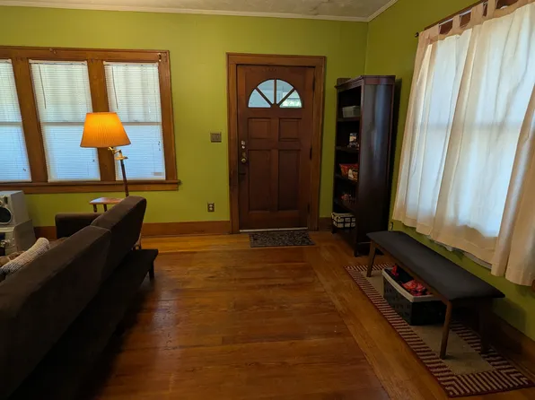 1141 Campeau St, South Bend, IN 46617